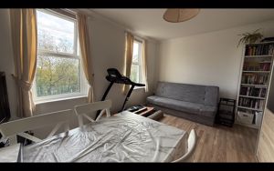 Living Room- click for photo gallery